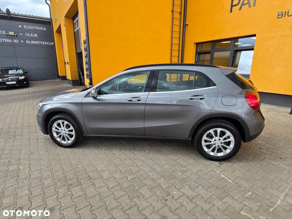 Mercedes-Benz GLA - 4