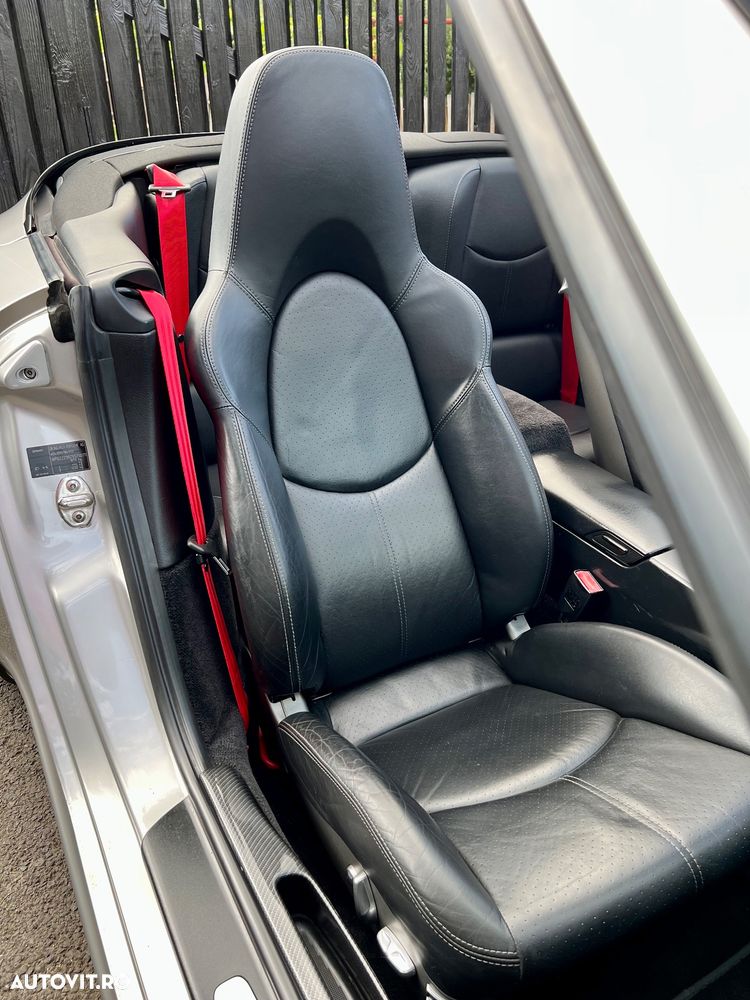 Porsche 911 Carrera - 19