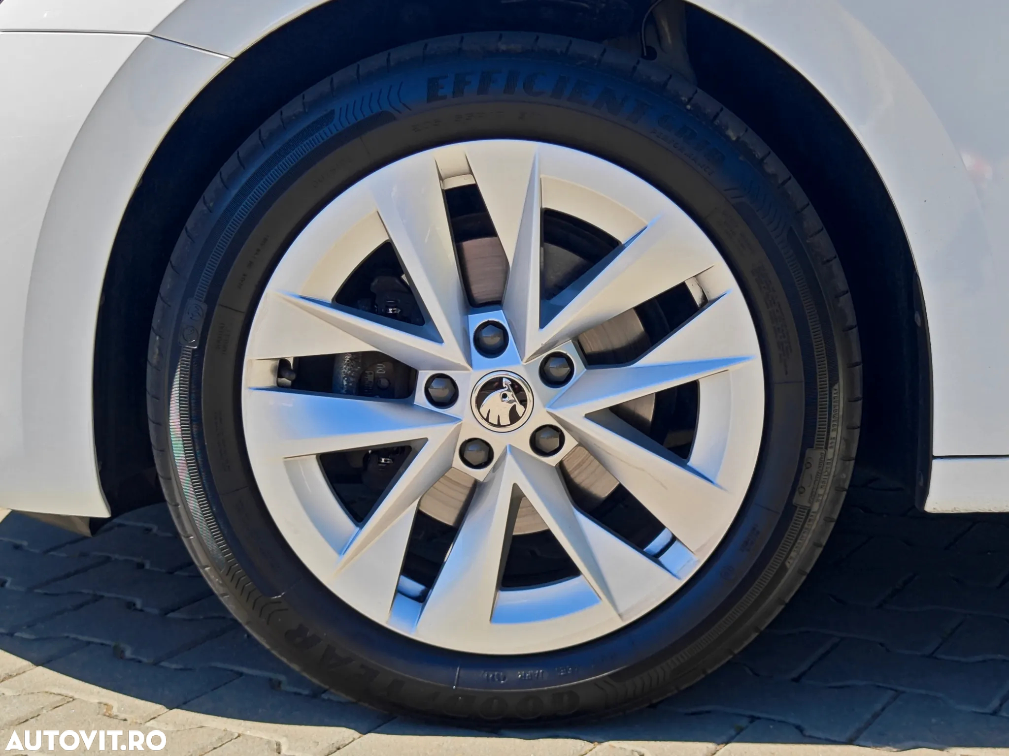 Skoda Octavia Combi 2.0 TDI DSG Style - 27