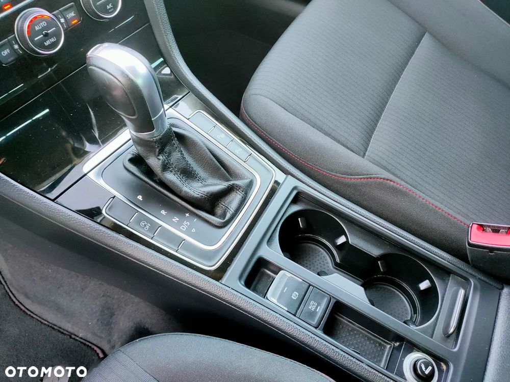 Volkswagen Golf - 7