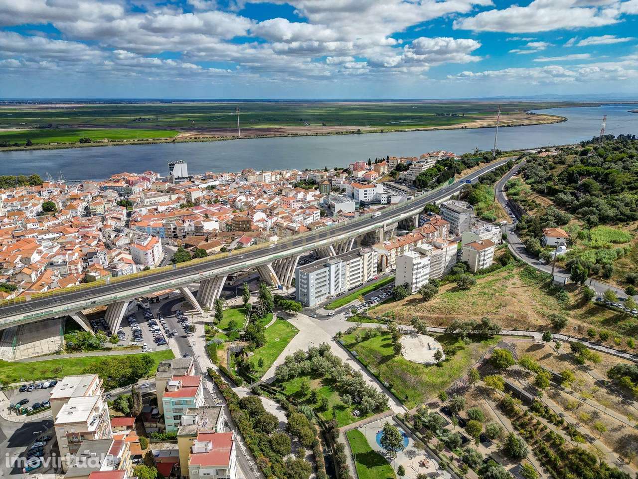 Moradia T6 com piscina e vista deslumbrante sobre o Rio Tejo, localiza - Grande imagem: 3/17