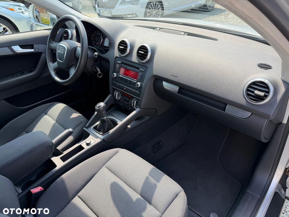 Audi A3 Sportback 1.6 Attraction - 39