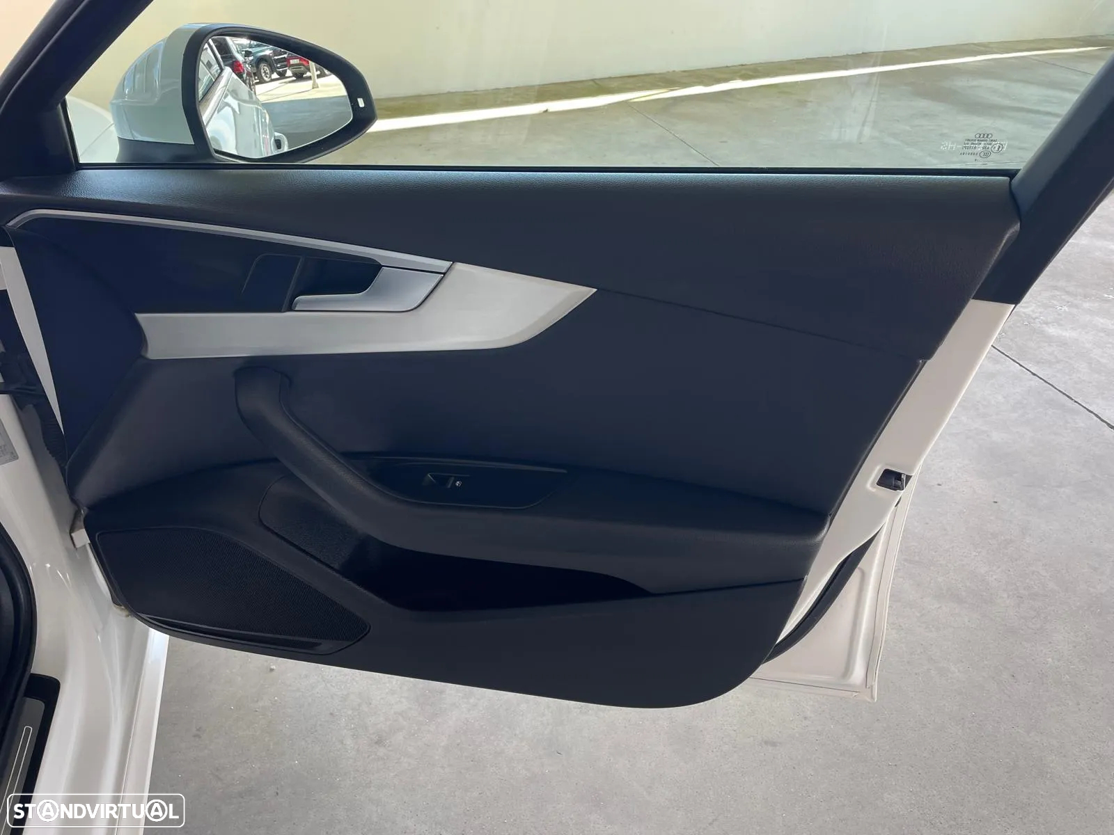Audi A4 2.0 TDI S-line S tronic - 35