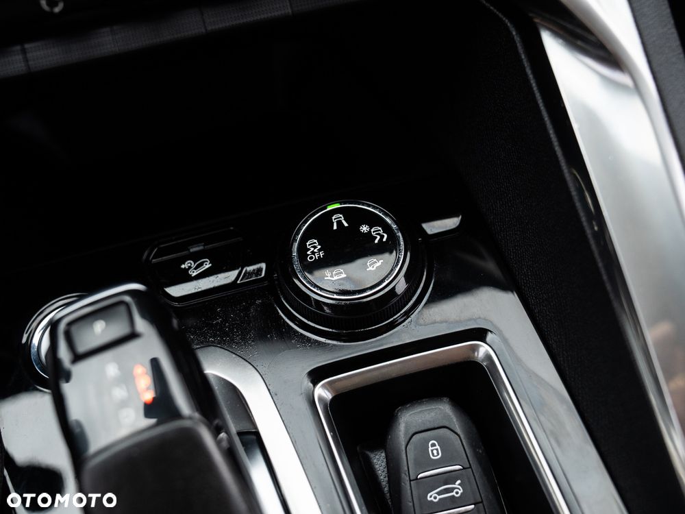 Peugeot 3008 PureTech 130 Stop & Start GPF EAT8 Crossway - 37