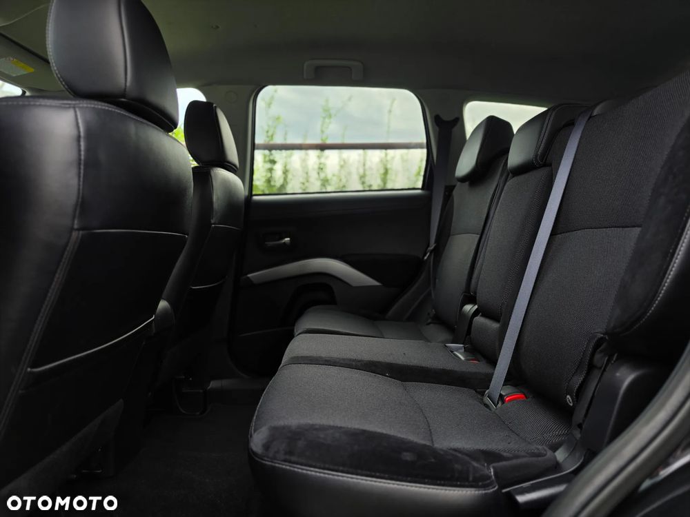 Mitsubishi Outlander - 18
