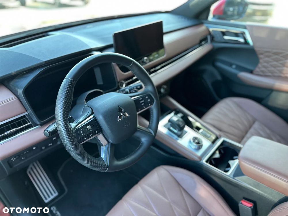Mitsubishi Outlander Instyle Plus - 10