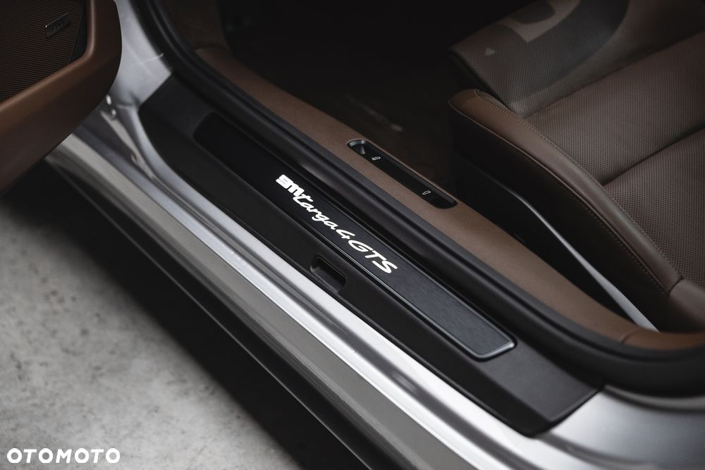 Porsche 911 Targa T-Hybrid 4 GTS - 5