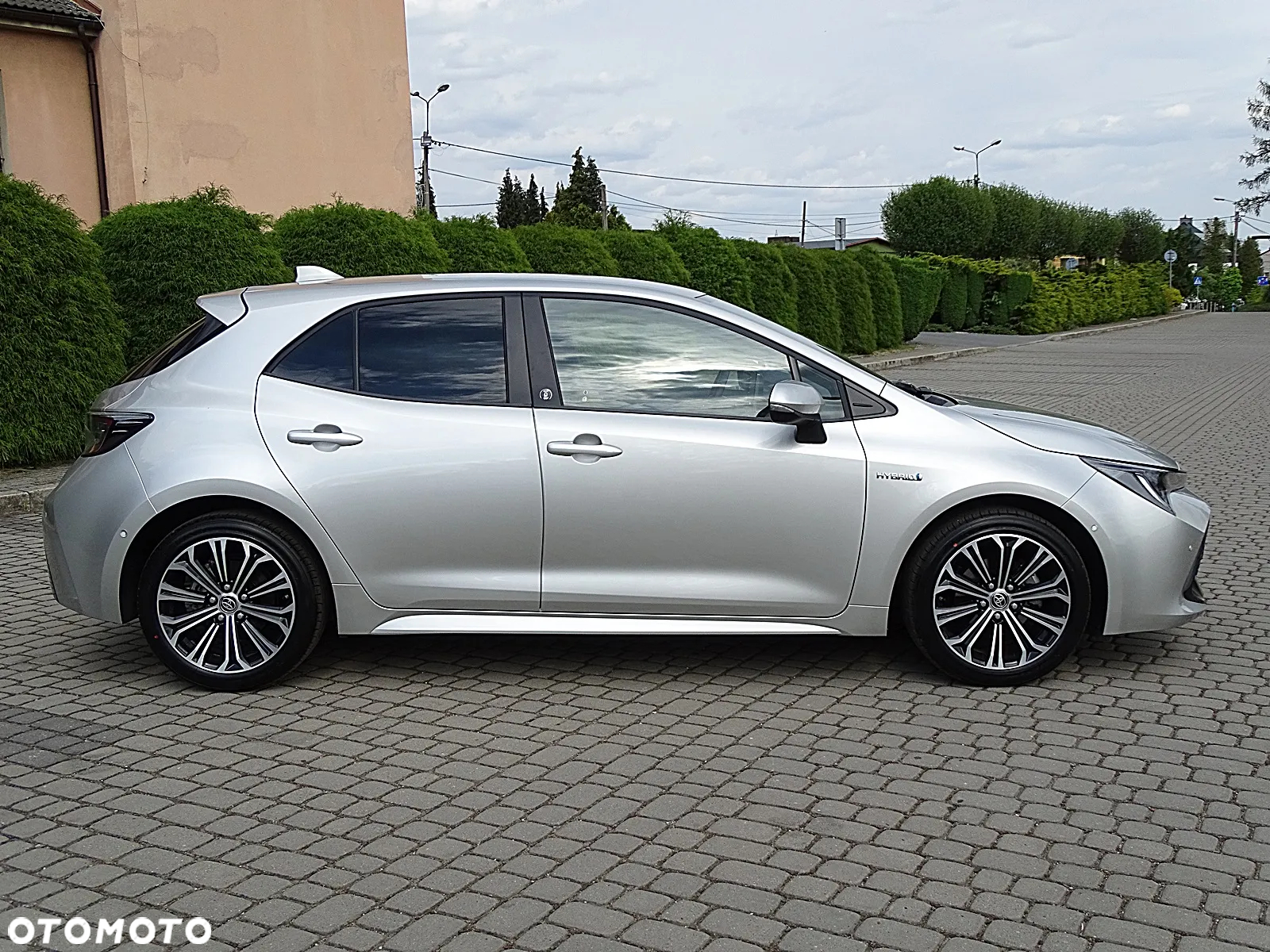 Toyota Corolla 1.8 Hybrid Team Deutschland - 10