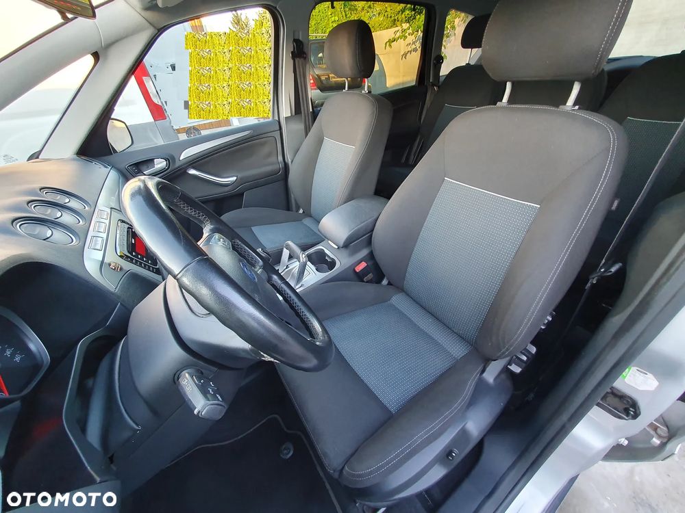 Ford S-Max - 13