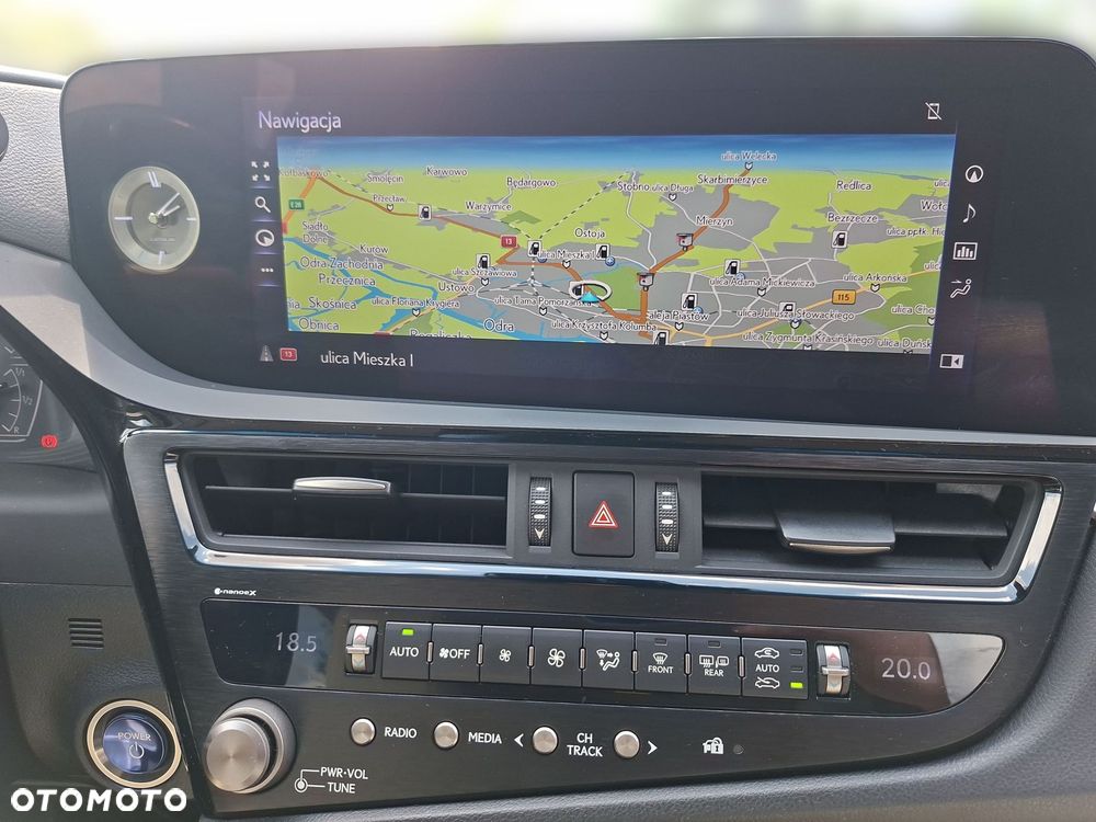 Lexus ES 300h Prestige - 26