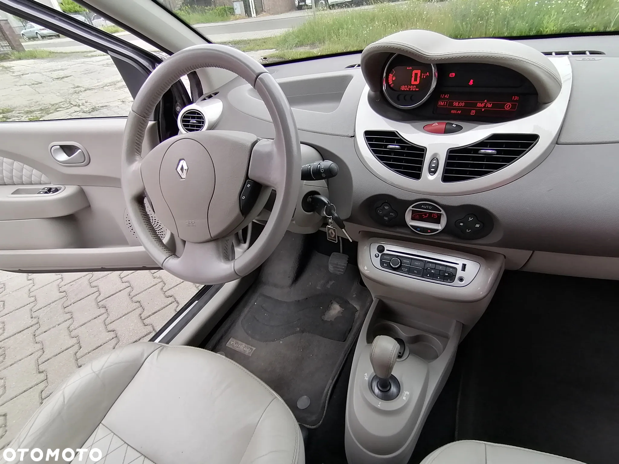 Renault Twingo 1.2 16V 75 Quickshift Paris - 24