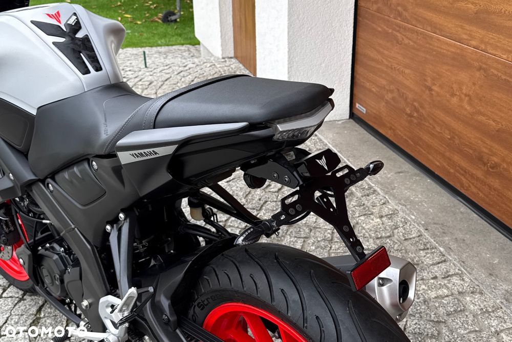 Yamaha MT - 24