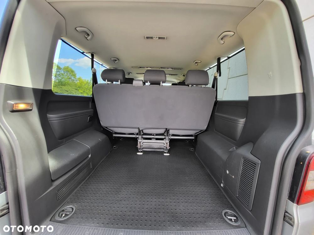 Volkswagen Caravelle - 17
