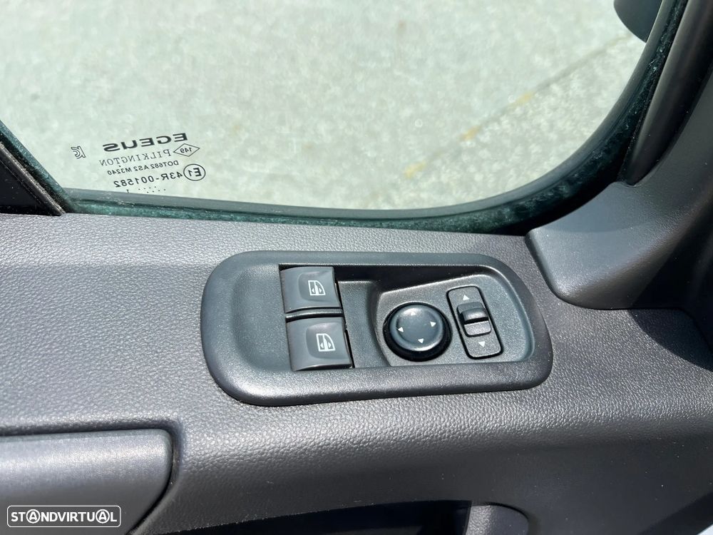 Nissan NV 400 | 2.3 DCI | 3 Lug. | Caixa C/ Plataforma - 23