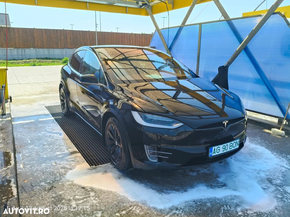 Tesla Model X - 15