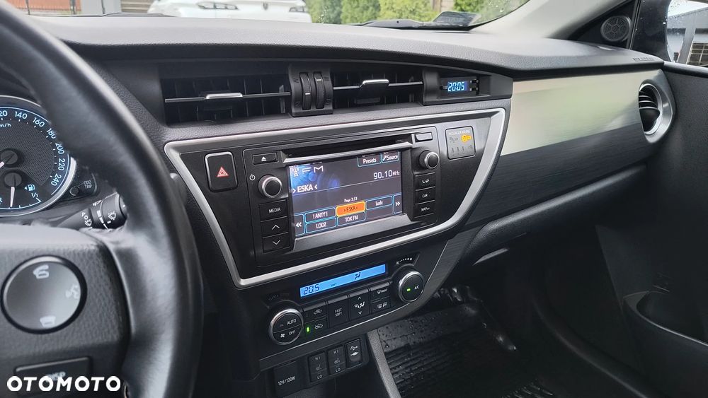 Toyota Auris 1.4 D-4D Premium - 17