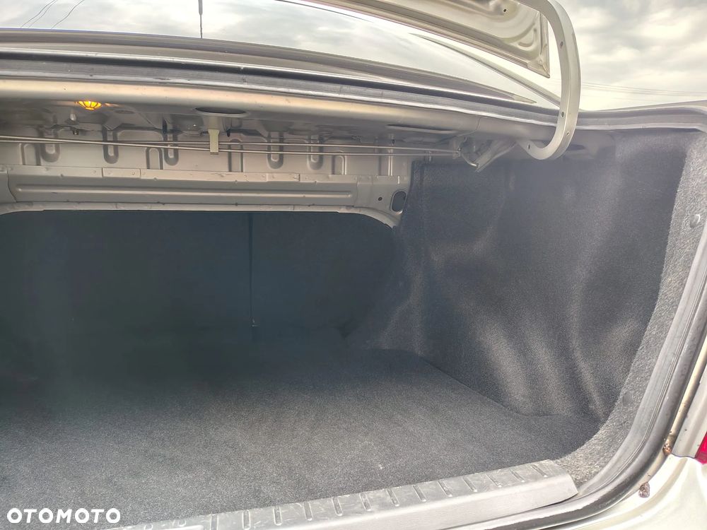 Toyota Corolla 1.6 VVT-i Terra Polaris - 9