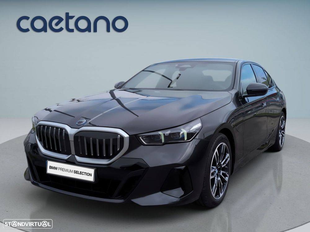BMW 530 e Pack Desportivo M - 1