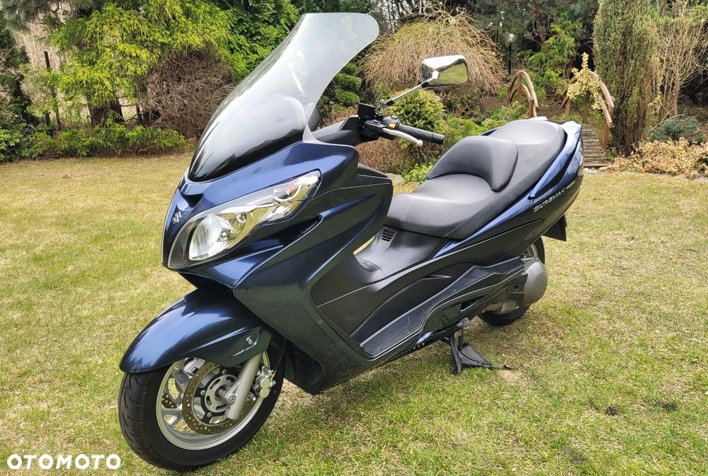 Suzuki Burgman - 11