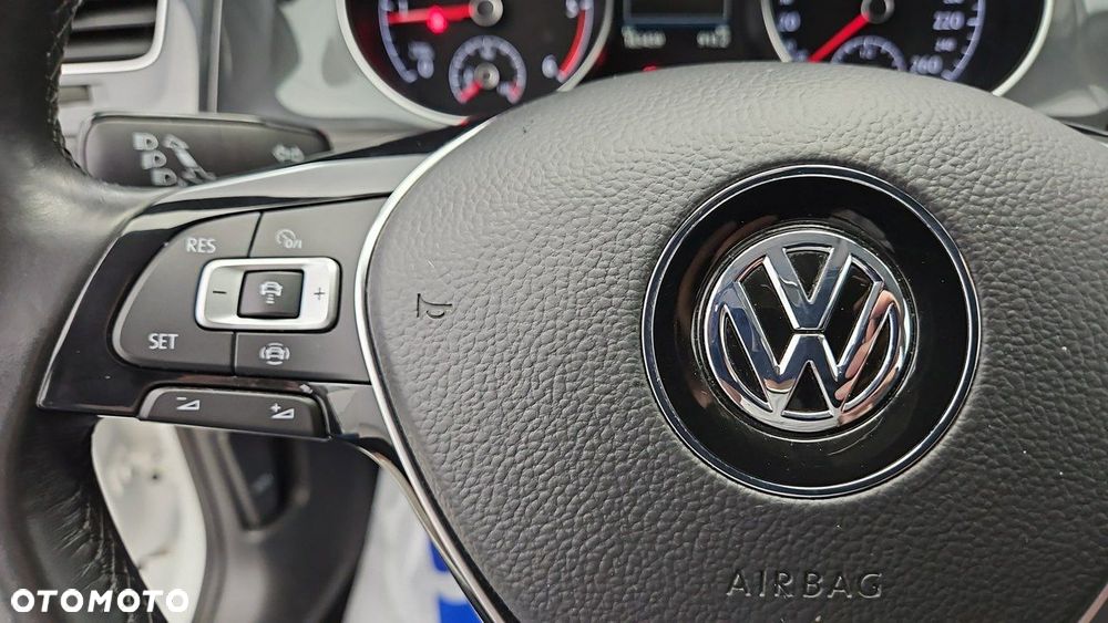 Volkswagen Golf - 16