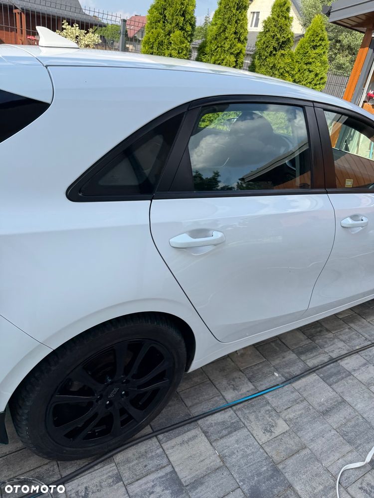 Kia Ceed 1.5 T-GDI Business Line - 10