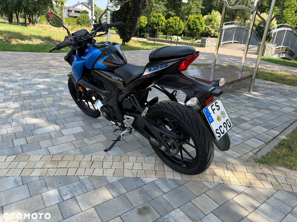 Suzuki GSX - 3