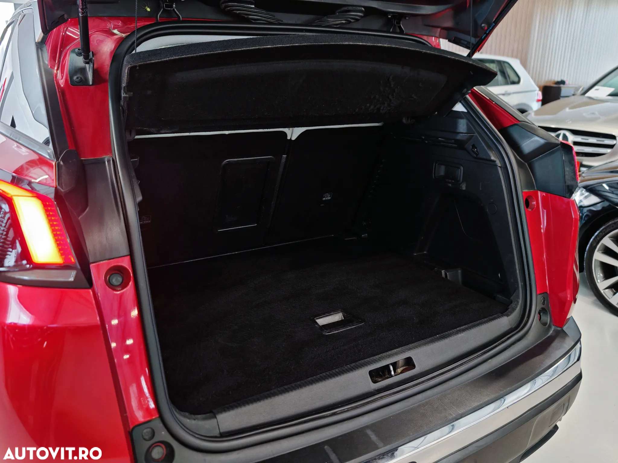 Peugeot 3008 1.2 PureTech S&S EAT8 Allure - 36
