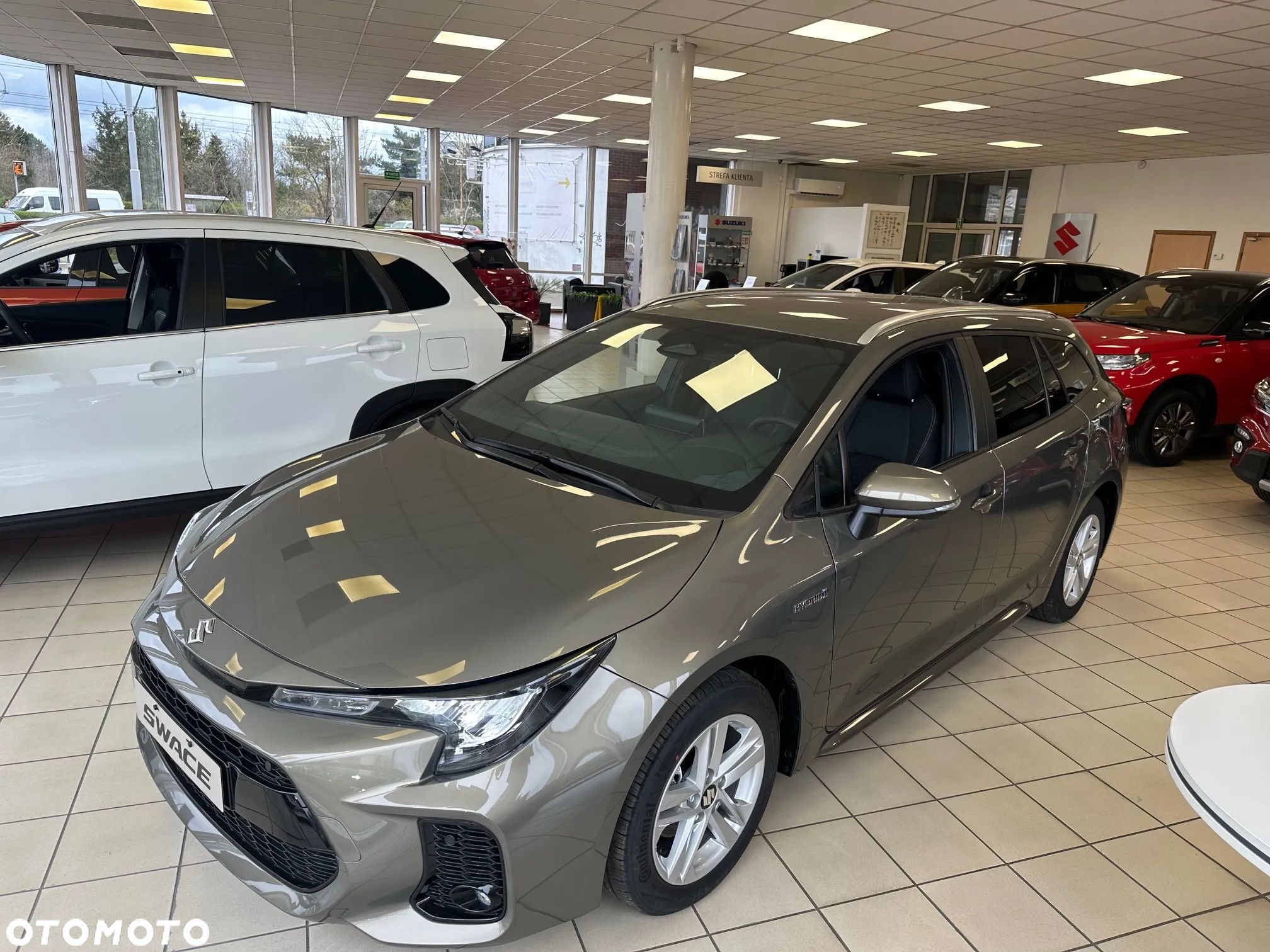 Suzuki Swace 1.8 Hybrid Premium Plus CVT - 1