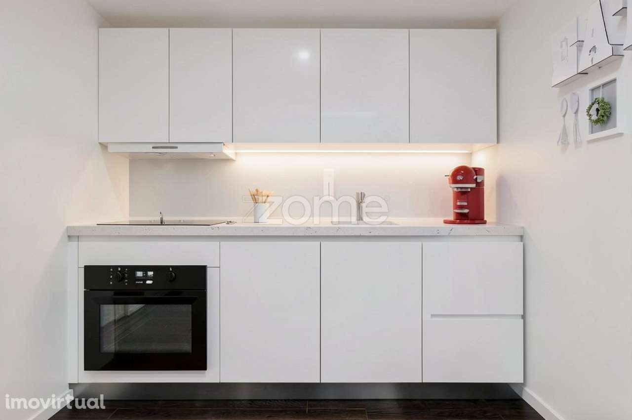 Moradia T4 Renovada, distribuída em dois apartamentos T2 - Grande imagem: 4/37