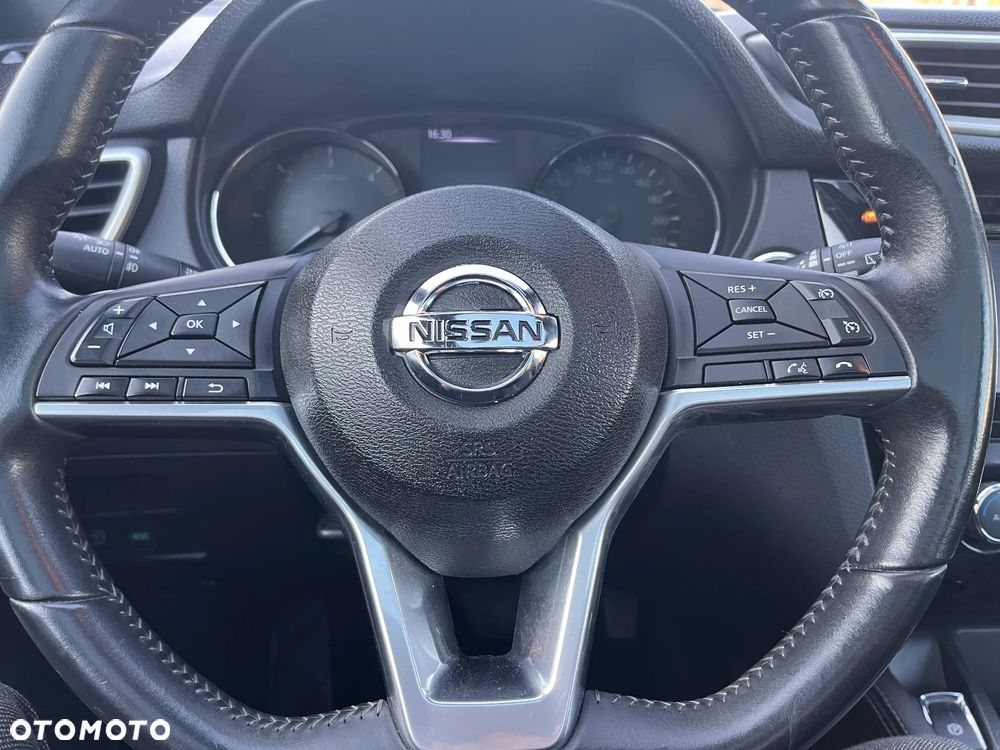 Nissan Qashqai 1.6 dCi Xtronic TEKNA+ - 29