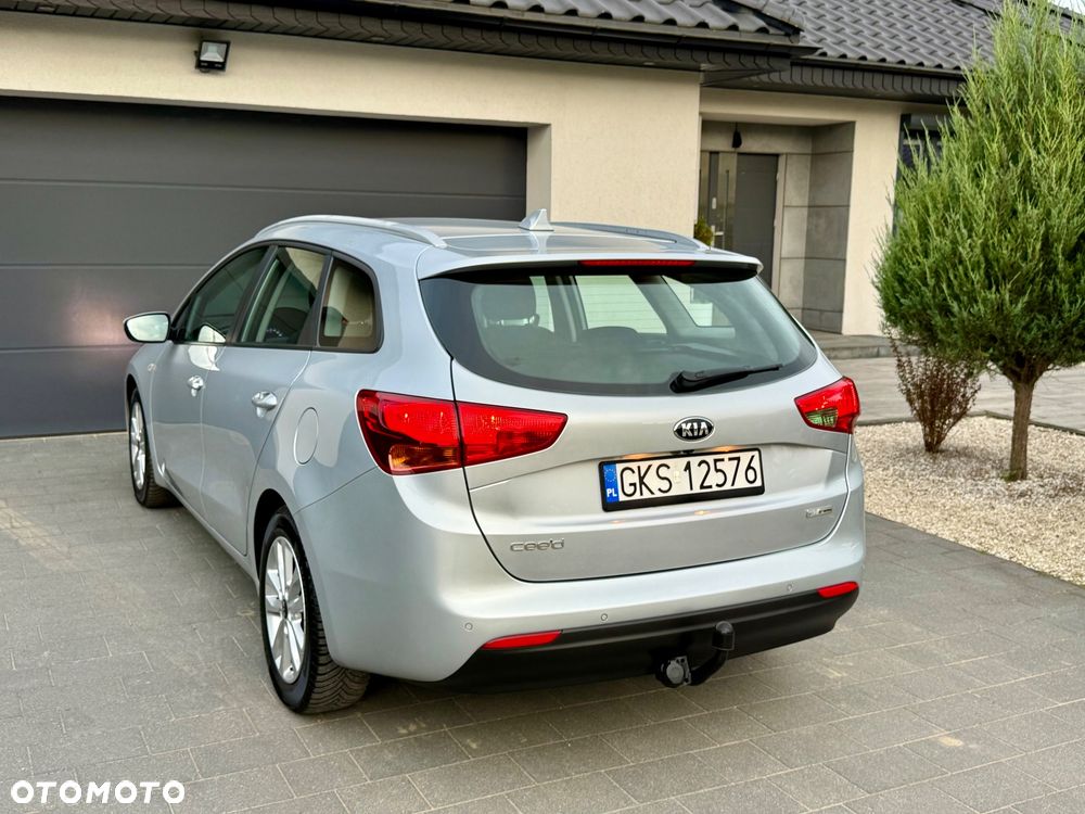 Kia Ceed 1.6 GDI ISG Vision - 27