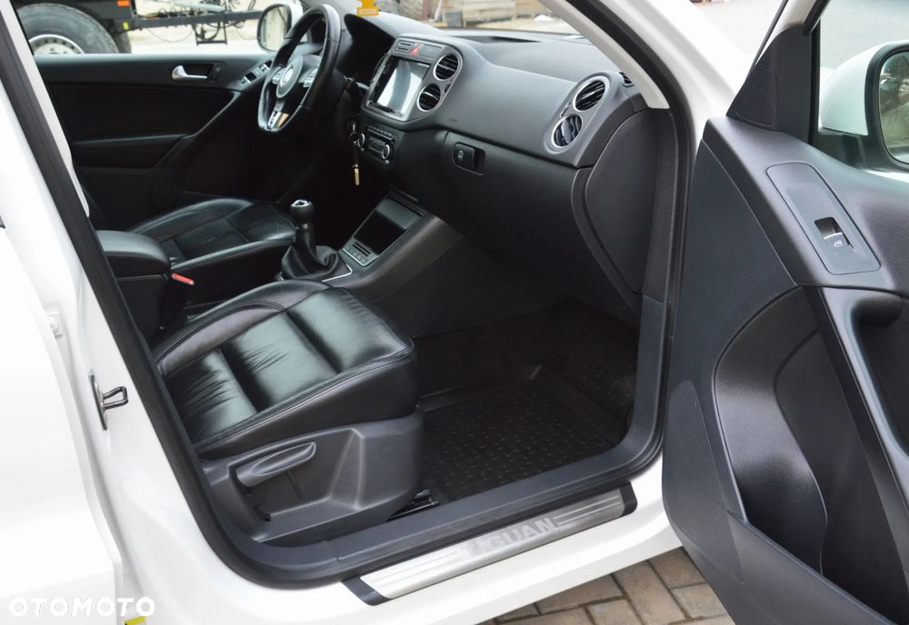 Volkswagen Tiguan - 32