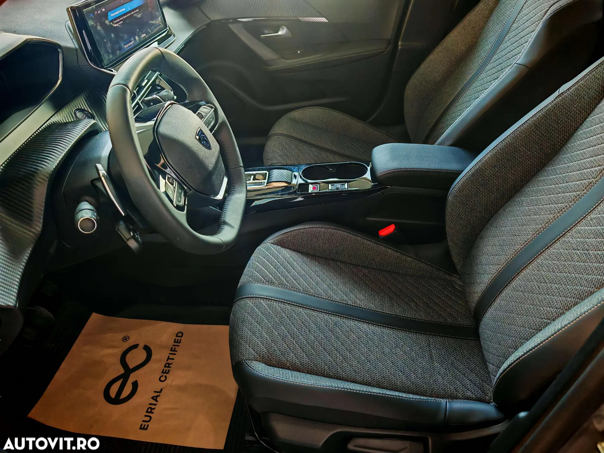 Peugeot 2008 1.2L PureTech 130 S&S EAT8 Allure - 8
