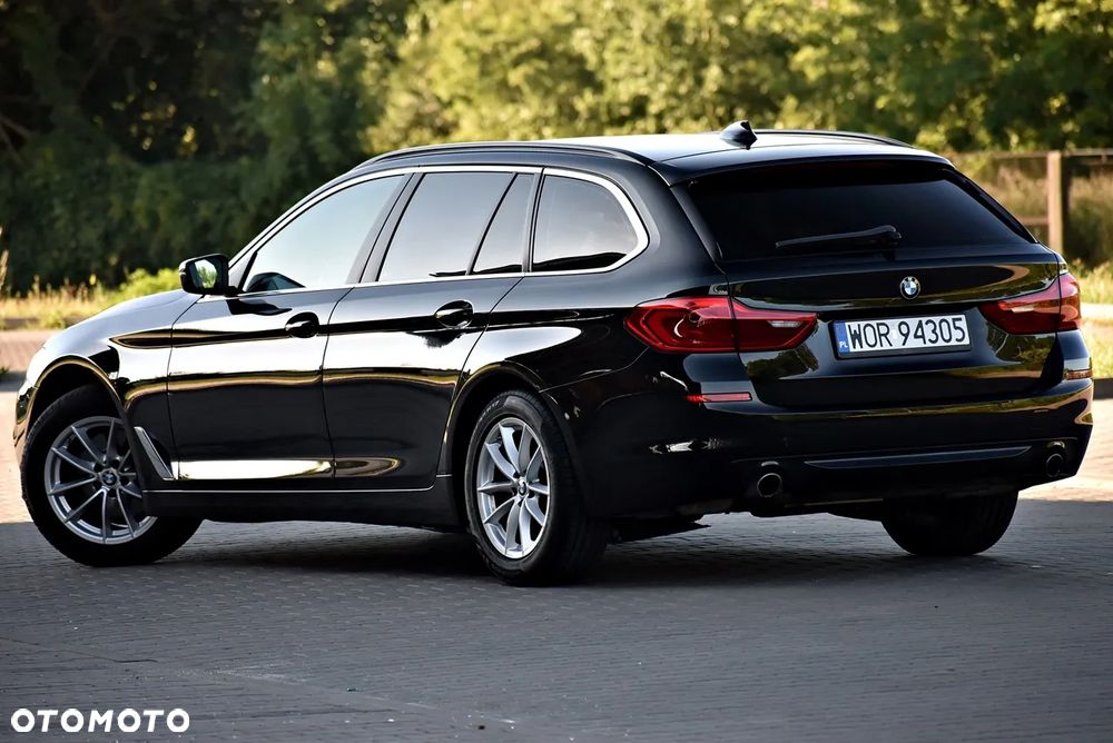 BMW Seria 5 520i - 29