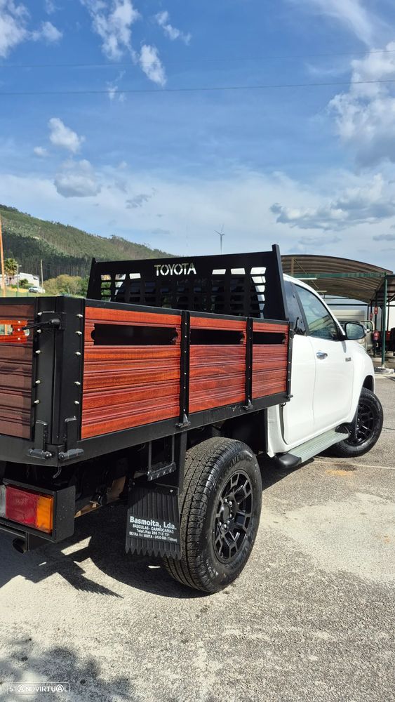 Toyota Hilux - 6