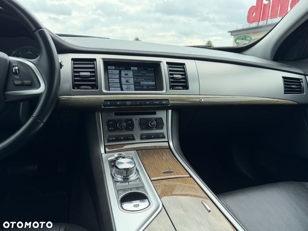 Jaguar XF 3.0 V6 D Premium Luxury - 9