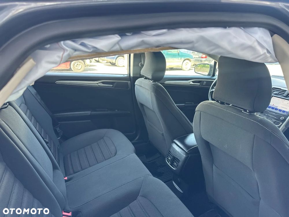 Ford Fusion - 15