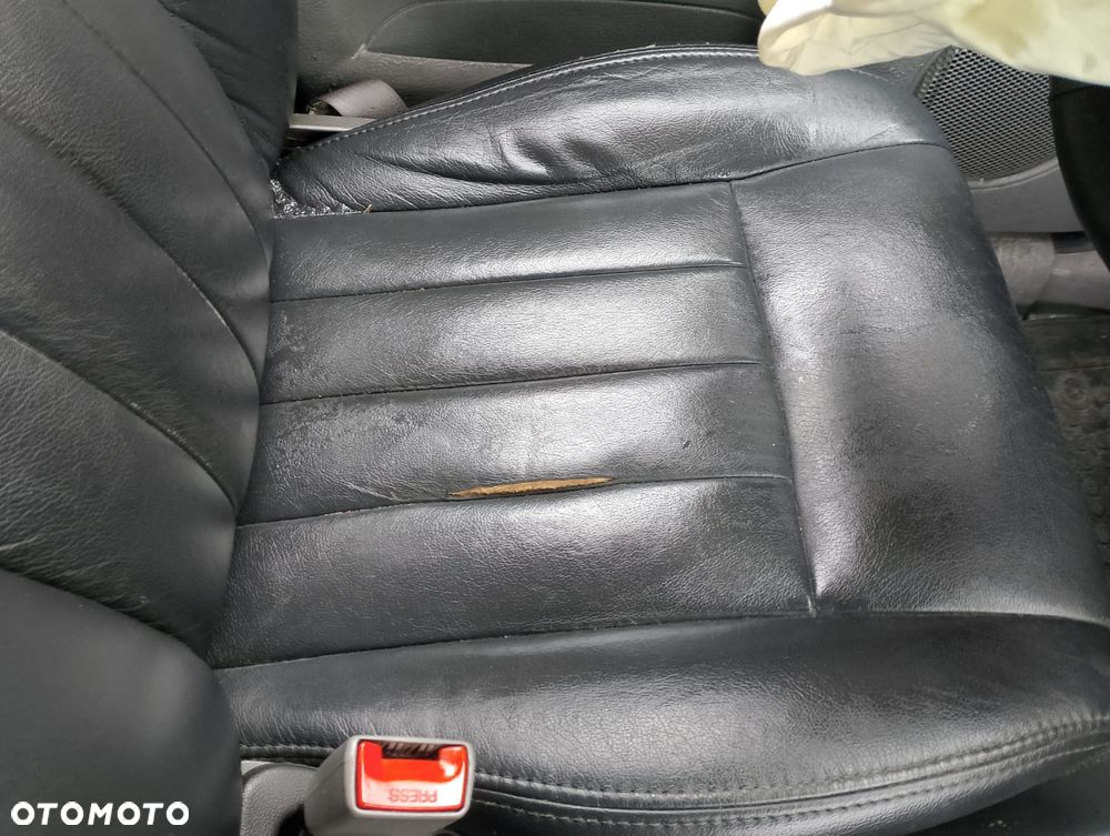 KANAPA FOTELE BOCZKI SKÓRA Jeep Liberty Cherokee KJ 2005 Wszystkie części - 6