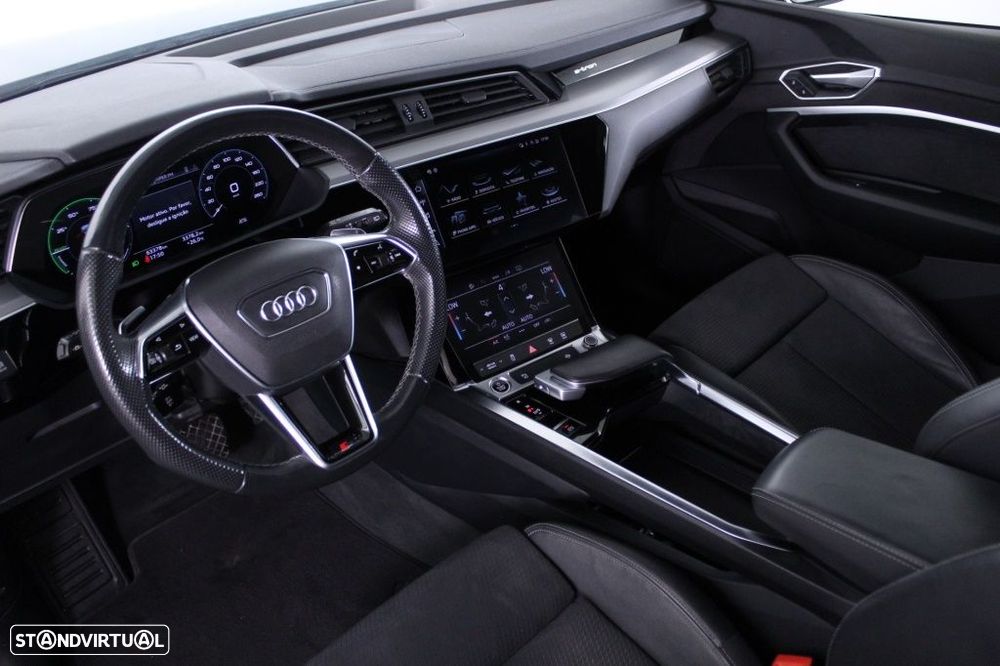 Audi e-tron 55 quattro S line - 33