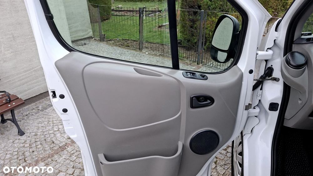Opel VIVARO - 26
