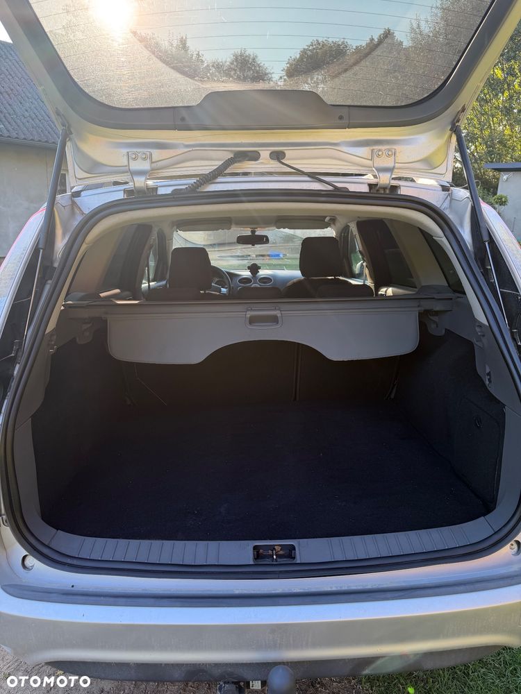 Ford Focus 1.6 Ambiente - 9
