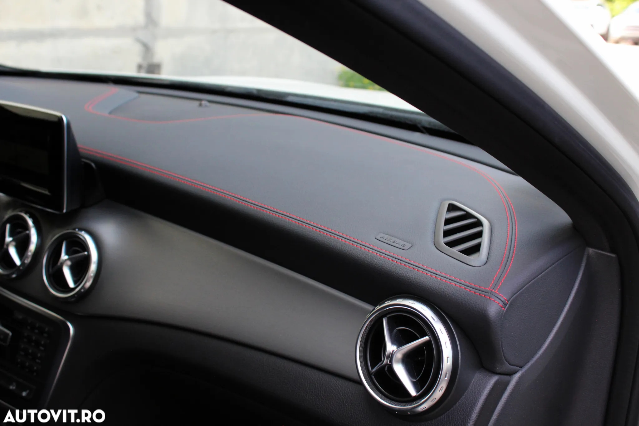 Mercedes-Benz GLA 220 CDI 4Matic 7G-DCT AMG Line - 13