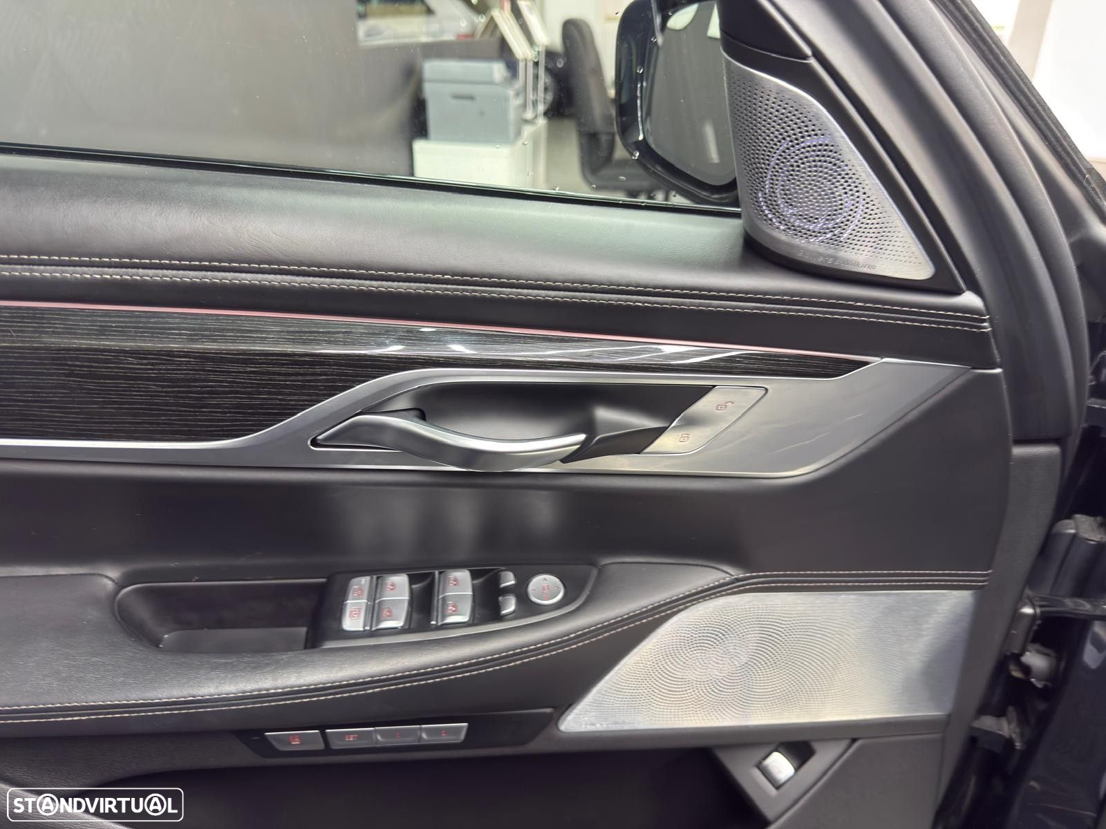 BMW 740 d xDrive Pack M - 39