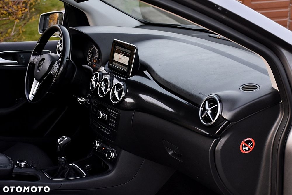 Mercedes-Benz Klasa B 180 BlueEFFICIENCY Edition Style - 17