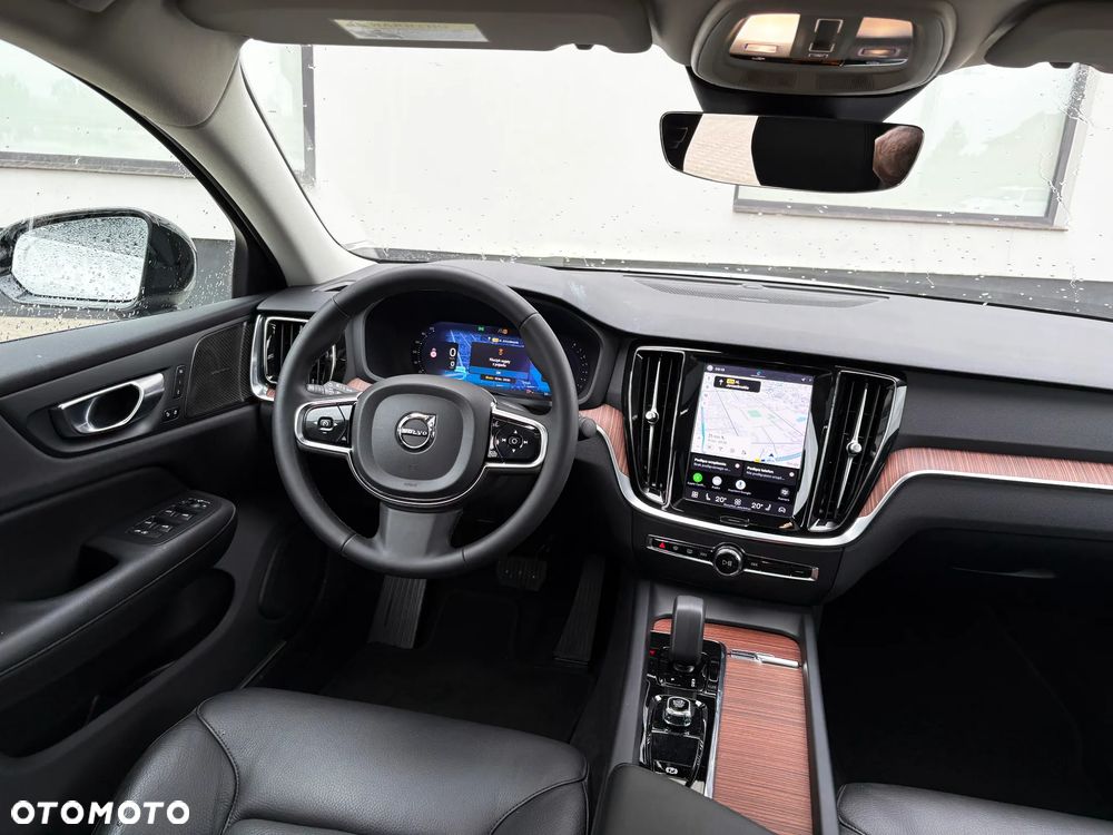 Volvo S60 B5 B AWD Plus Dark - 17