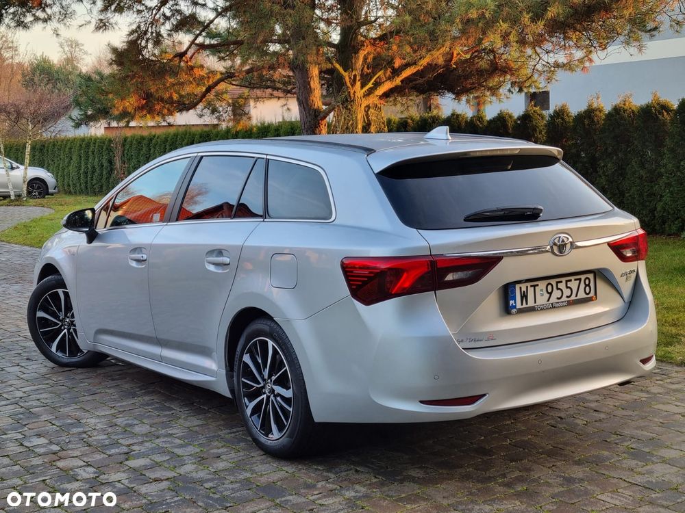 Toyota Avensis 2.0 D-4D Premium - 8