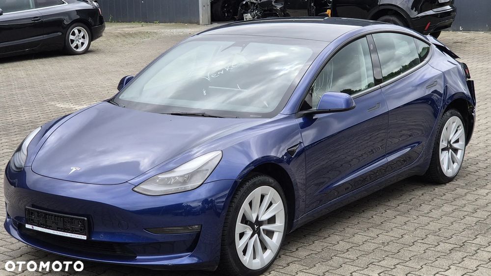 Tesla Model 3 - 2