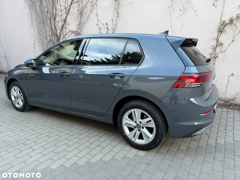 Volkswagen Golf 1.5 eTSI Life DSG - 9
