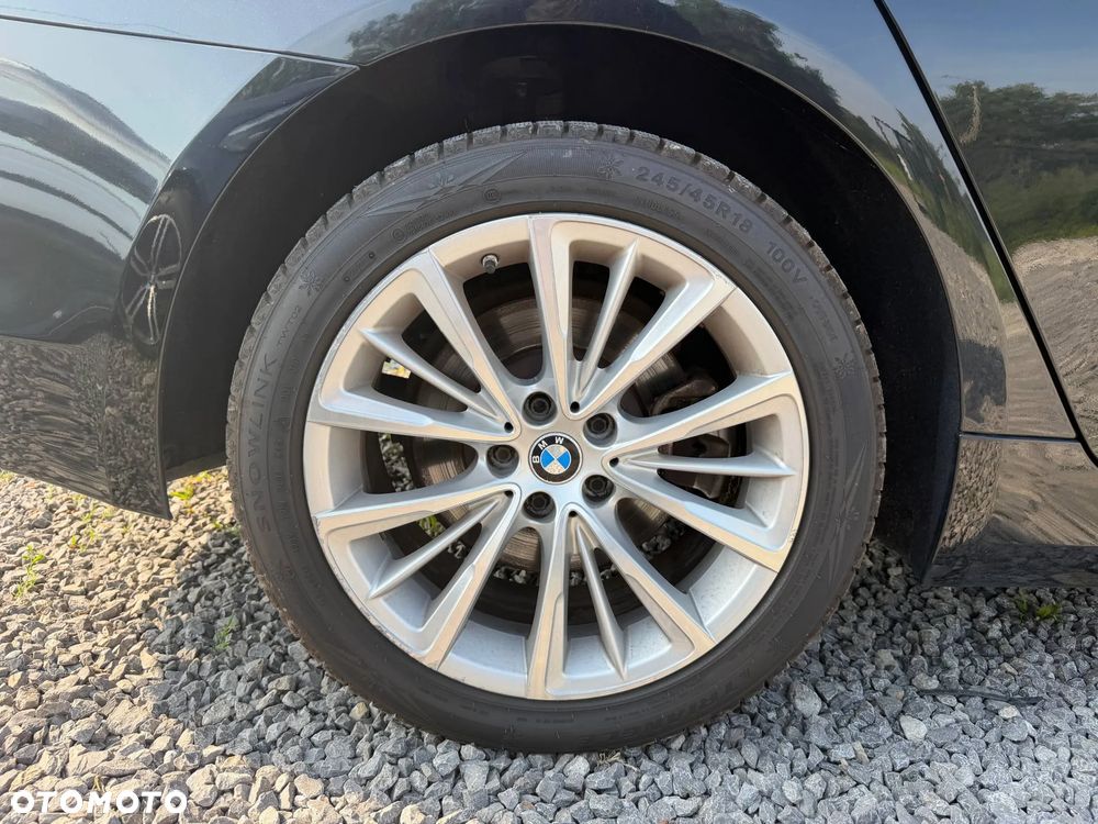 BMW Seria 5 520i - 10
