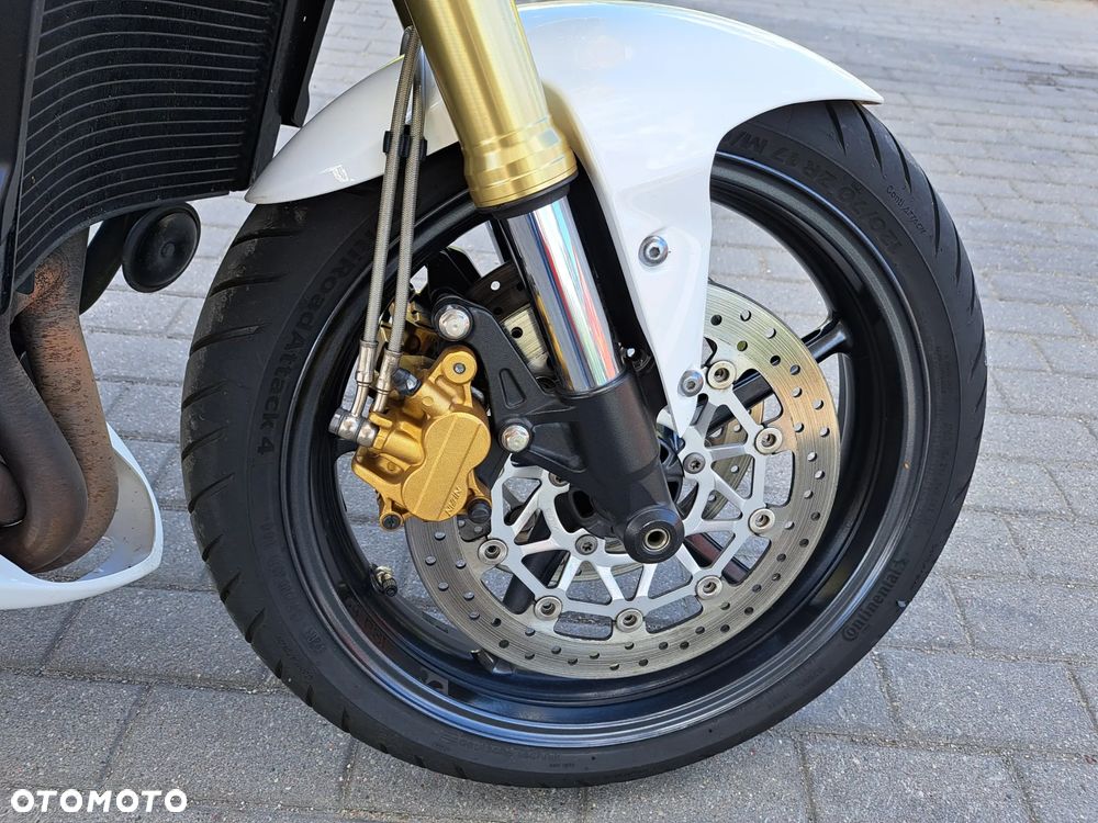 Triumph Street Triple - 16